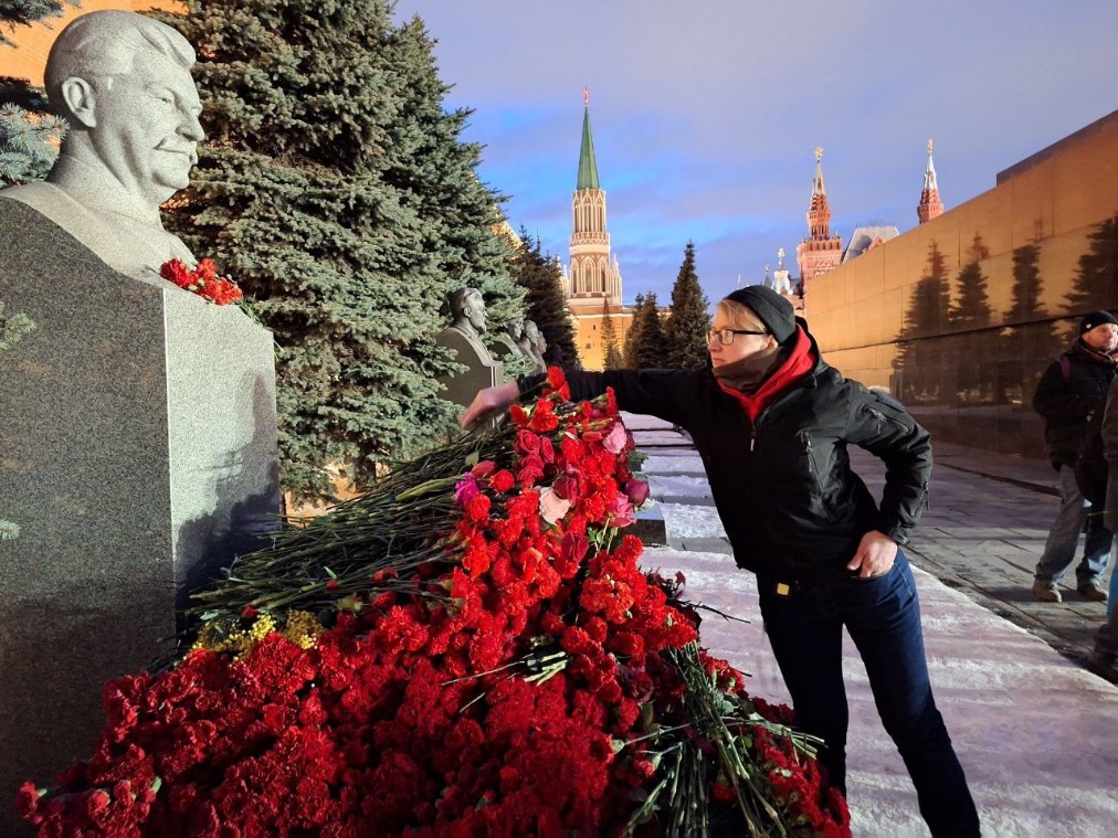 Московские нацболы почтили память Сталина